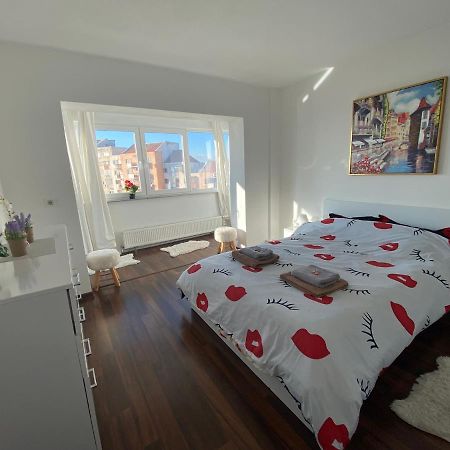 Luxury Apartament Intim Area Apartment Арад Екстериор снимка
