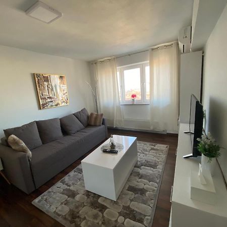 Luxury Apartament Intim Area Apartment Арад Екстериор снимка