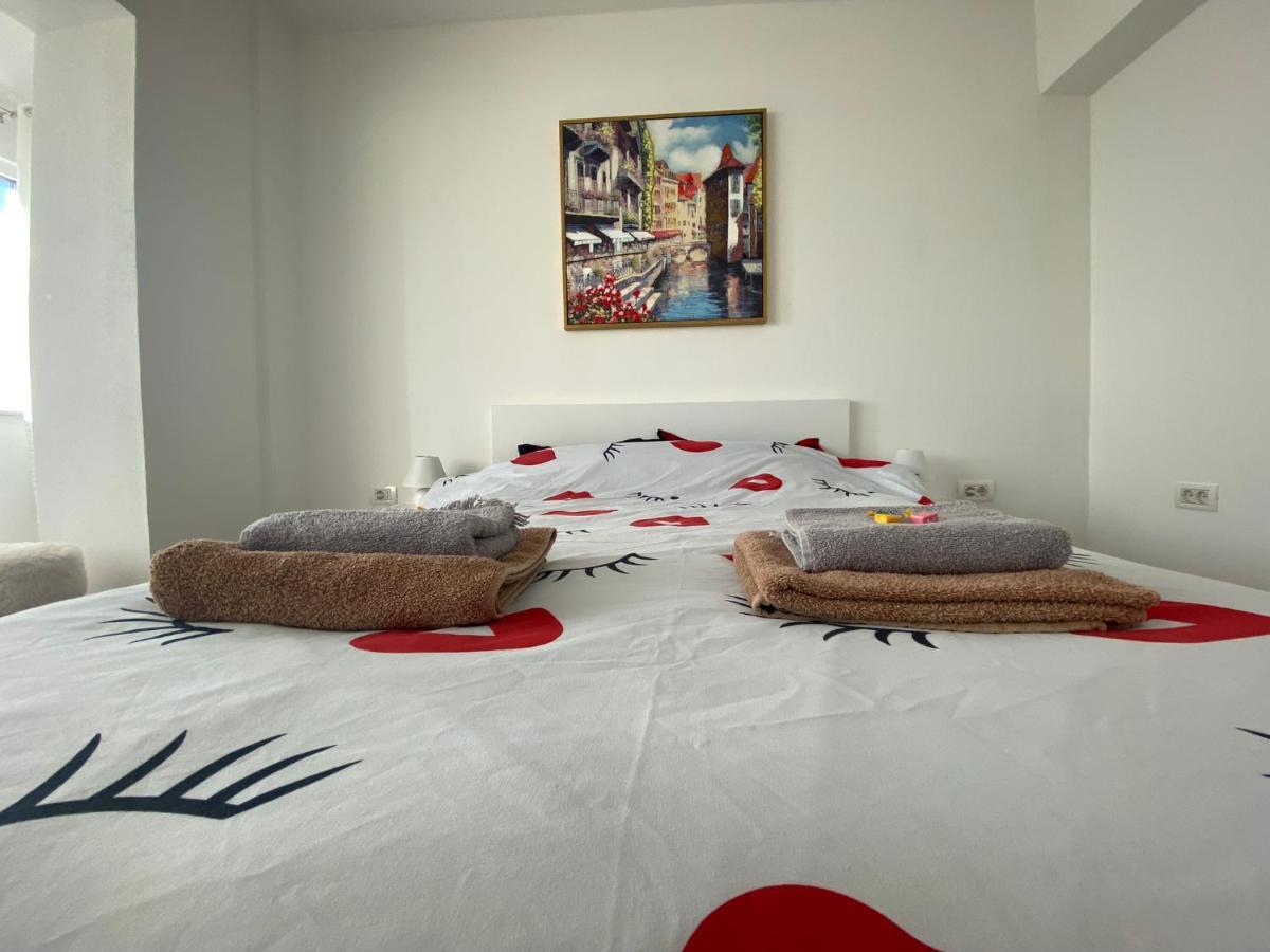 Luxury Apartament Intim Area Apartment Арад Екстериор снимка