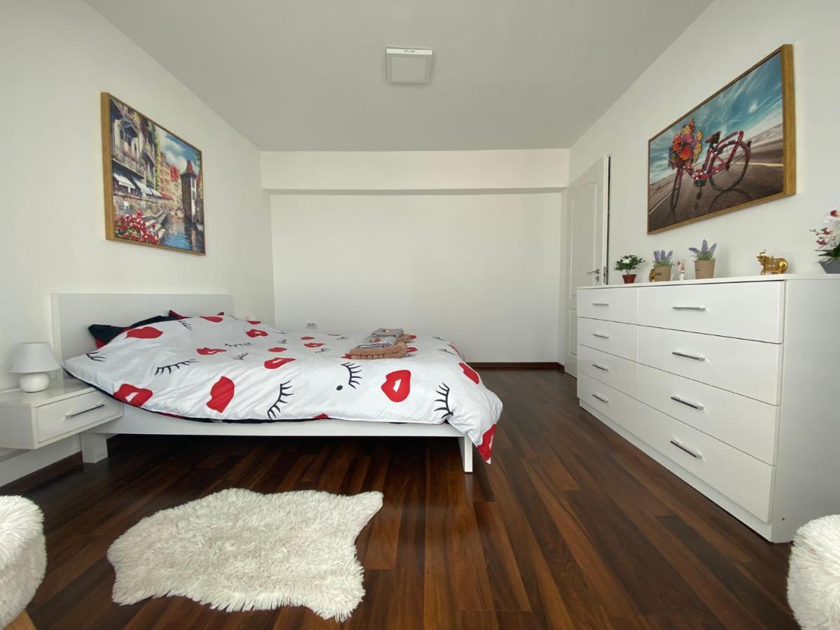 Luxury Apartament Intim Area Apartment Арад Екстериор снимка