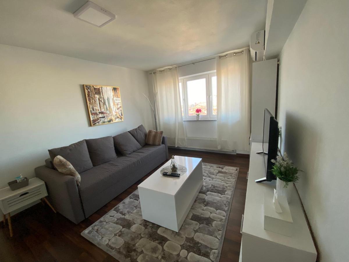 Luxury Apartament Intim Area Apartment Арад Екстериор снимка